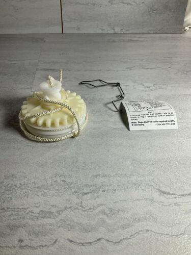 NOS Genuine OEM Briggs and Stratton 299948 Pulley-Starter (6922728112311)